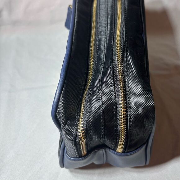 New! Versace Travel Pouch Bag Toiletry Case
Vanity Case - Picture 7 of 13